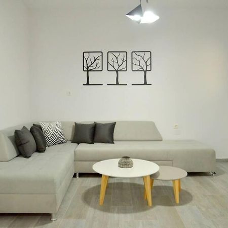 Alisahni Apartment Adamantas  Екстериор снимка