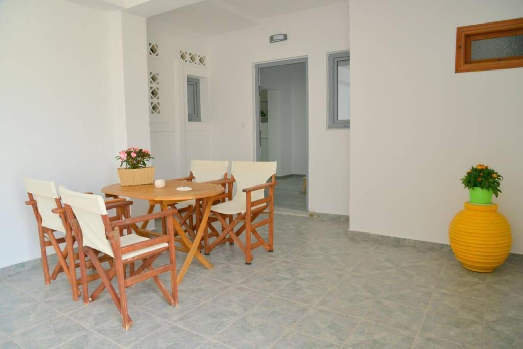 Alisahni Apartment Adamantas  Екстериор снимка